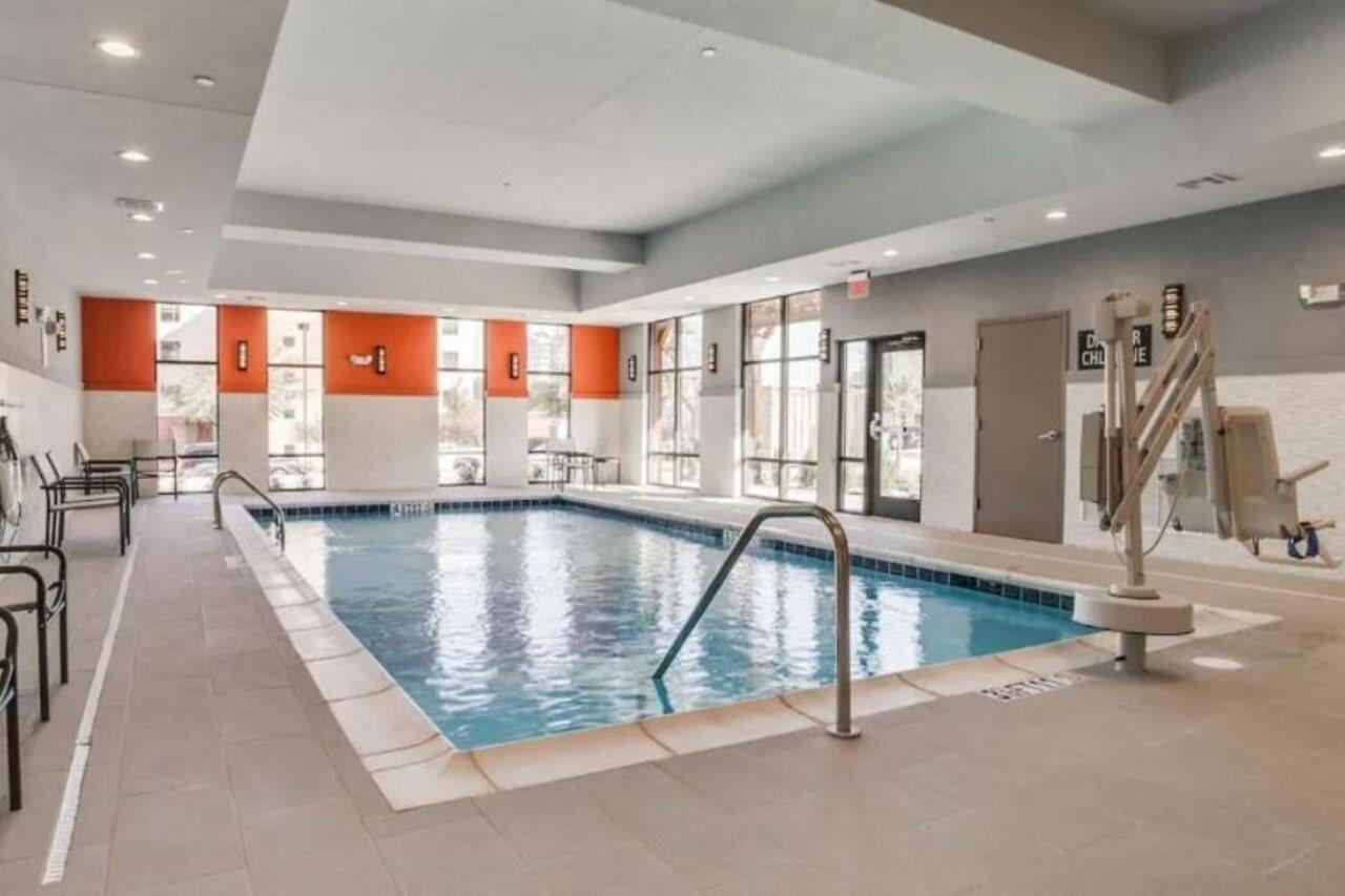 Hampton Inn & Suites Dallas-Central Expy/North Park Area Kültér fotó