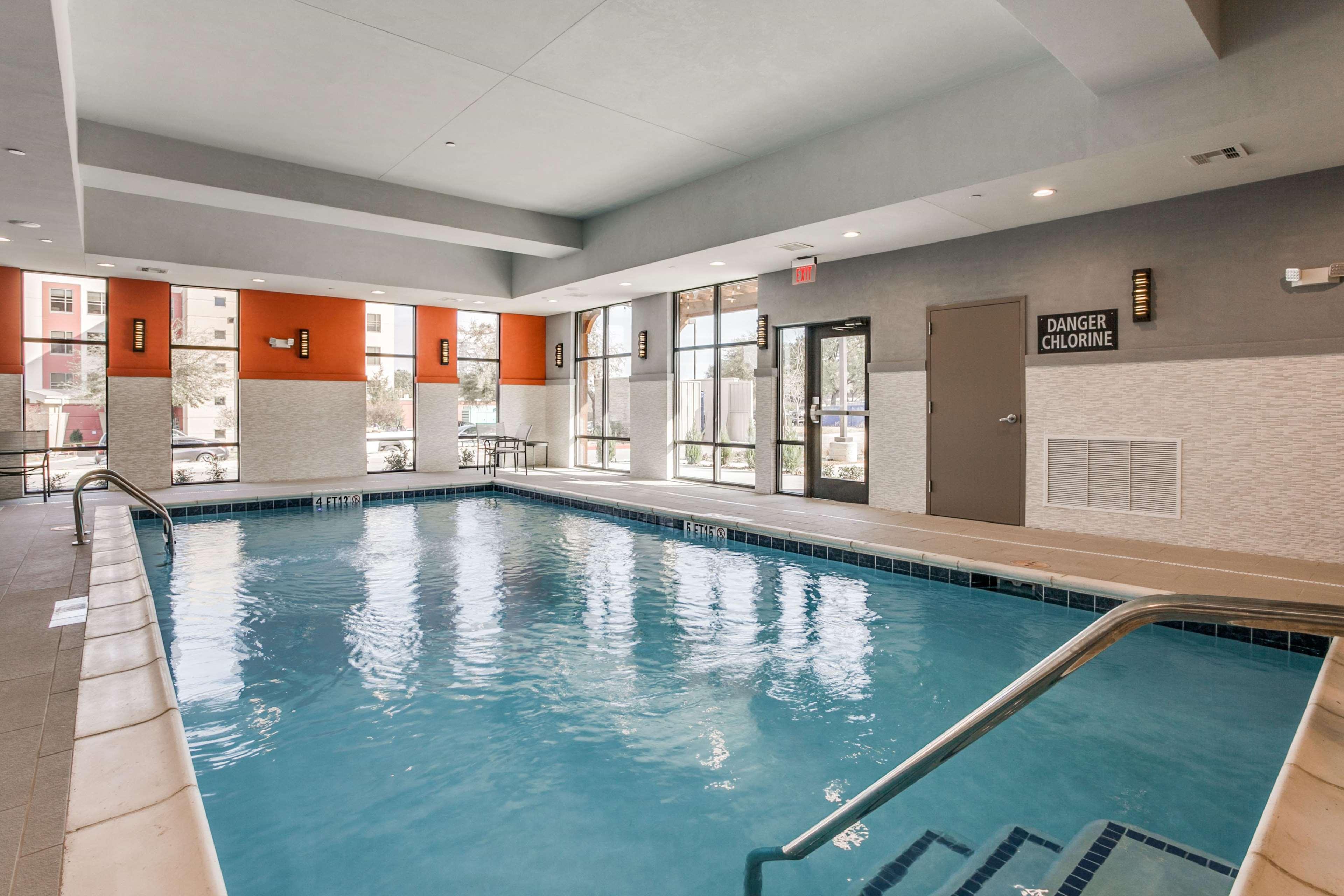 Hampton Inn & Suites Dallas-Central Expy/North Park Area Kültér fotó